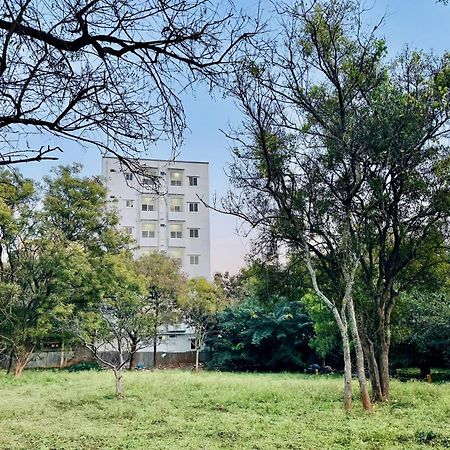 Truelife Whitefield - Premium 1 Bhk Apartments - Prime Location - Easy Access To Main Rd - Metro - Itpl - Fast Wifi - Kitchen - Smart Tv - Power Backup - Park - Garden Views Бангалор Экстерьер фото
