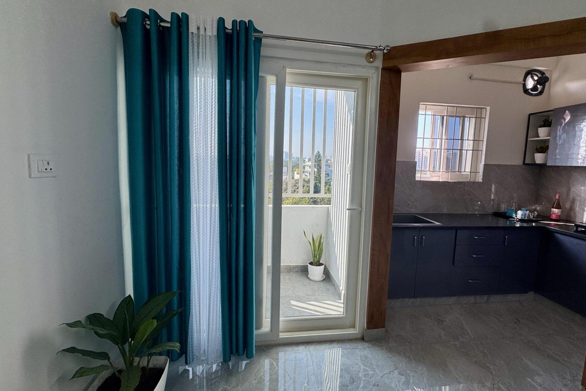 Truelife Whitefield - Premium 1 Bhk Apartments - Prime Location - Easy Access To Main Rd - Metro - Itpl - Fast Wifi - Kitchen - Smart Tv - Power Backup - Park - Garden Views Бангалор Экстерьер фото
